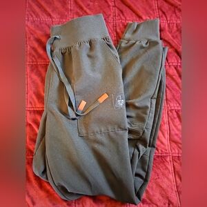 Figs STARWARS Vader Joggers (Womens)